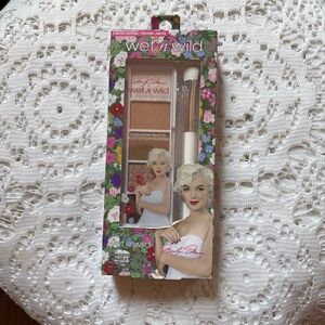 Wet n Wild Marilyn Monroe Limited Edition Eyeshadow Palette - Creamy Nude